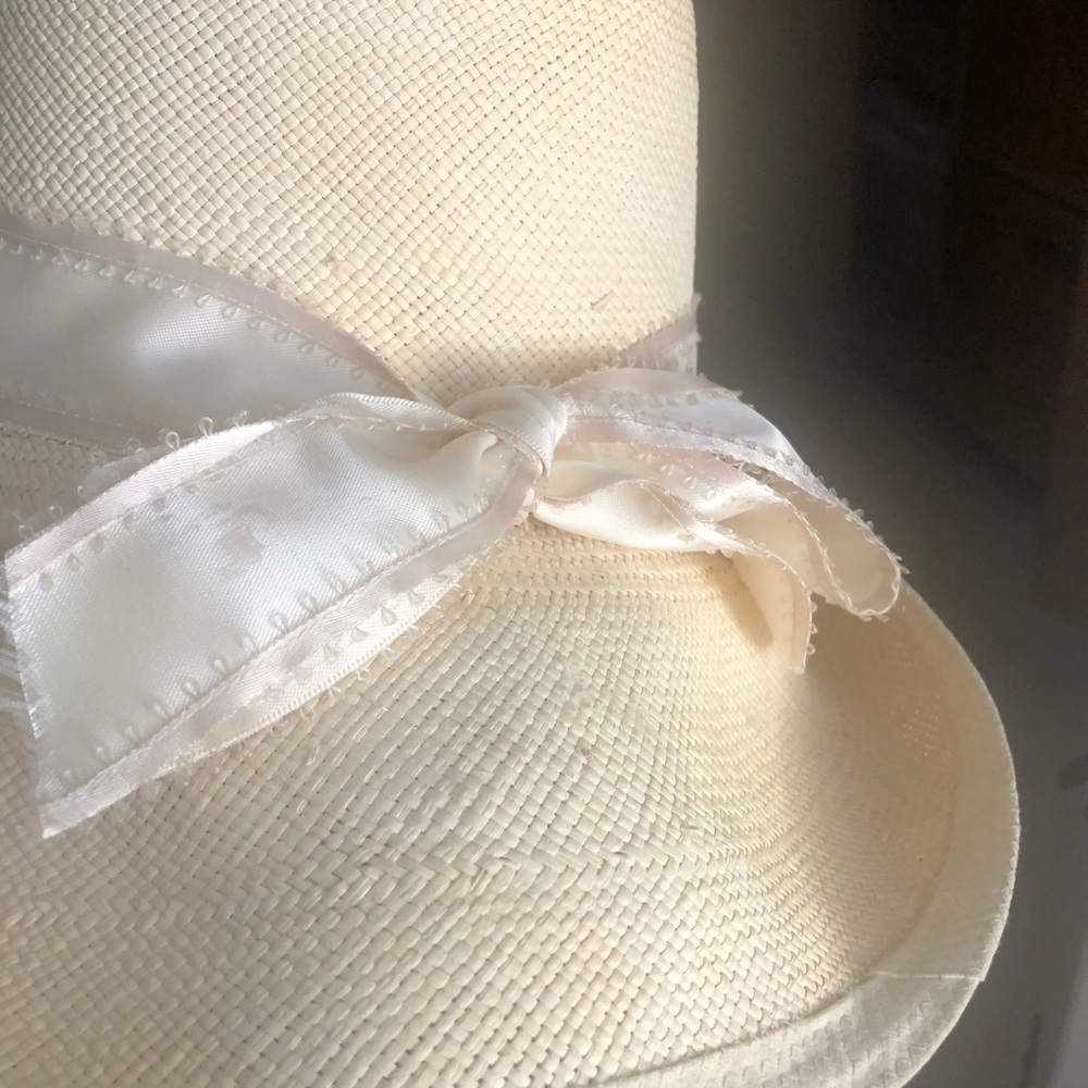 SOLD Vintage Barabara Allen custom raffia hat w detachable flower ornament - Picture 7 of 11